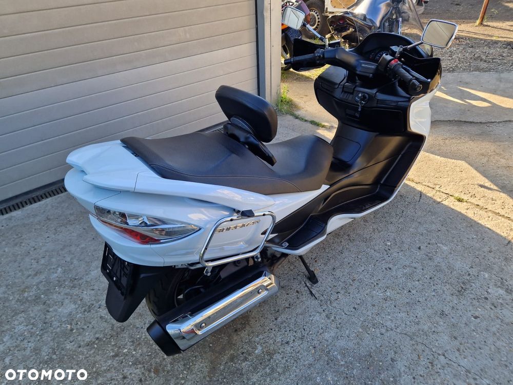 Suzuki Burgman - 9