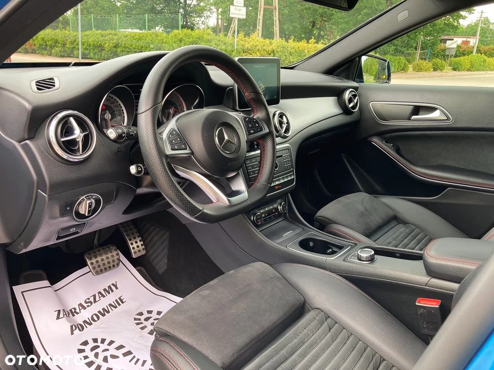Mercedes-Benz GLA 250 7G-DCT AMG Line - 14