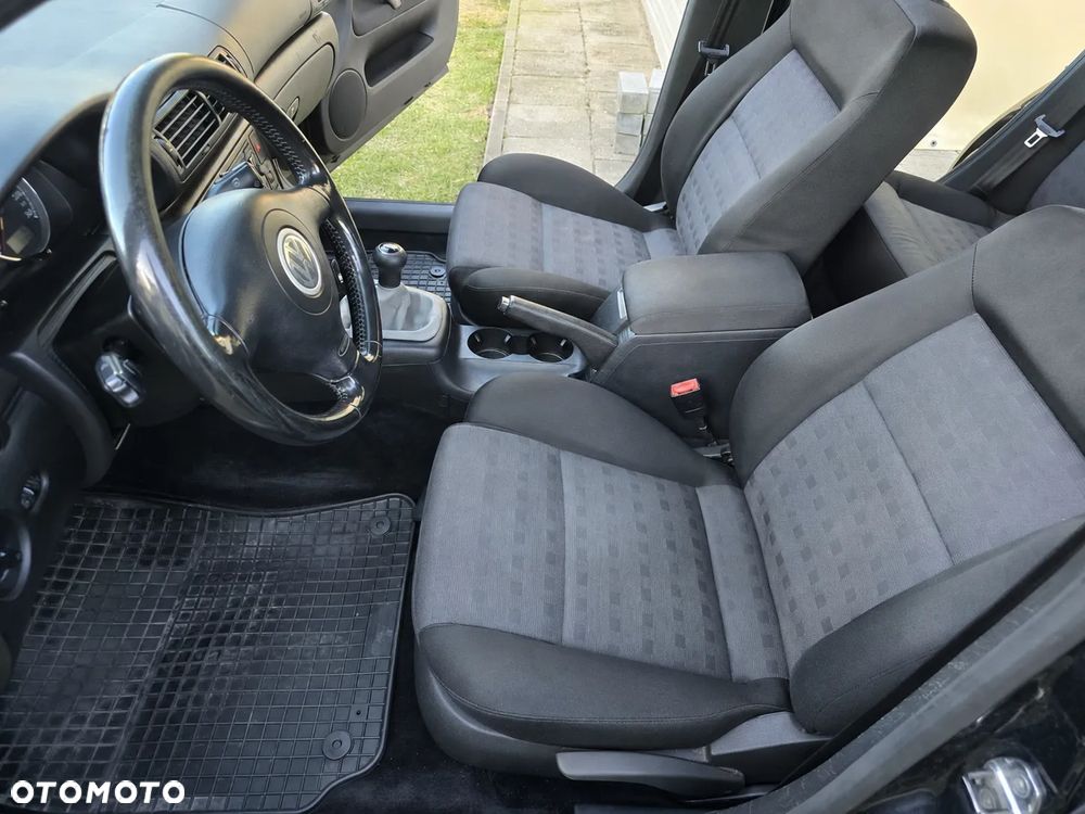 Volkswagen Passat 1.9 TDI Highline - 10