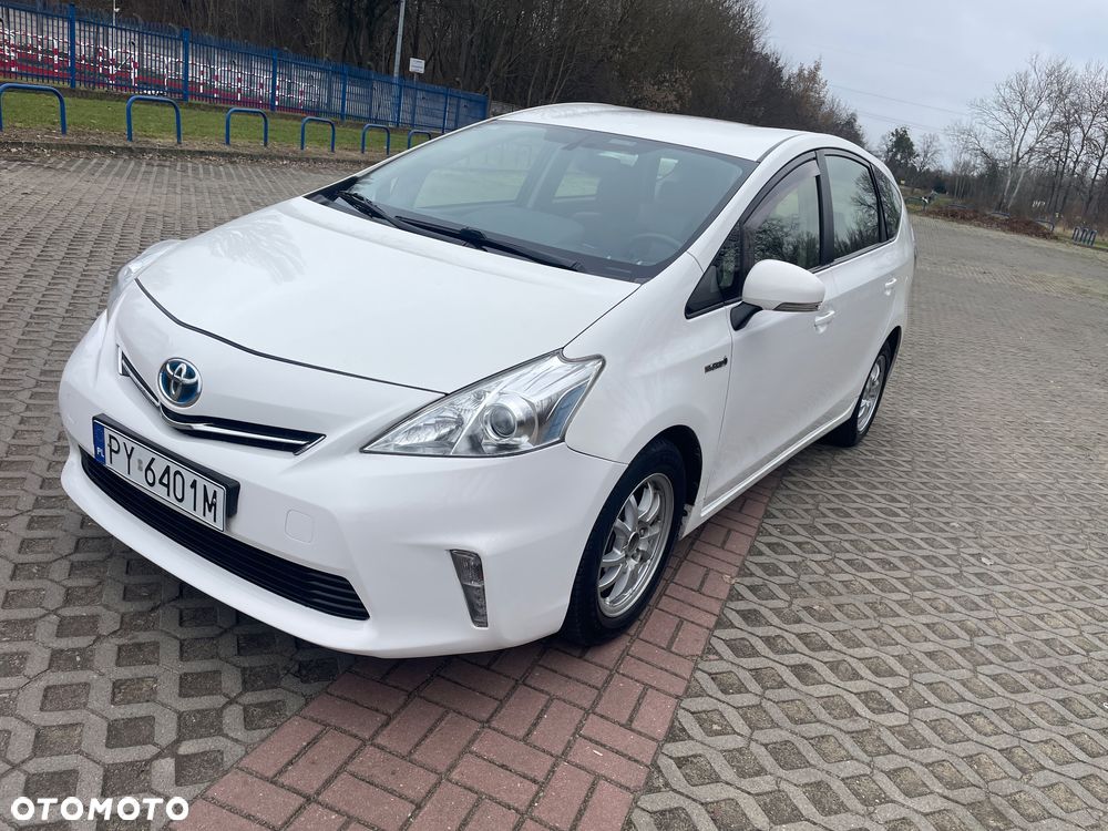 Toyota Prius+ (Hybrid) - 3