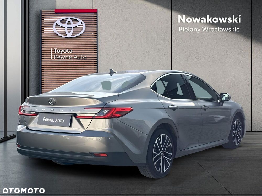 Toyota Camry - 29