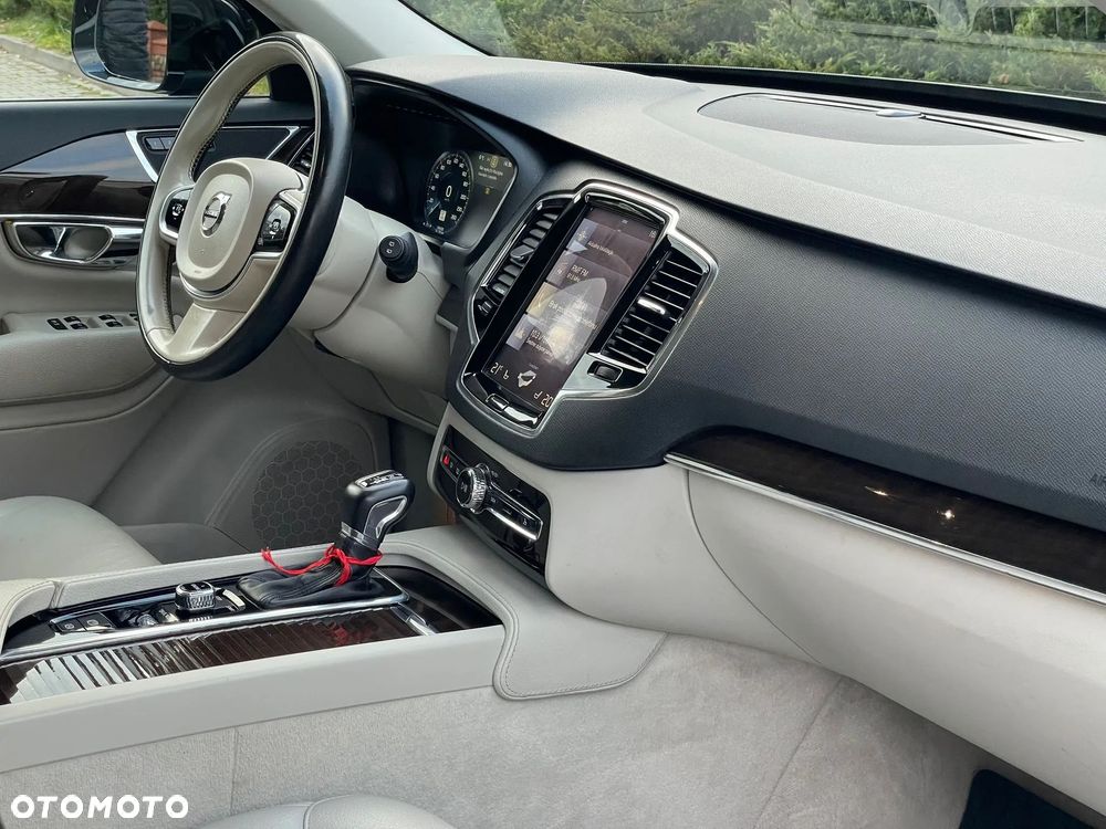 Volvo XC 90 T6 AWD Momentum 7os - 24