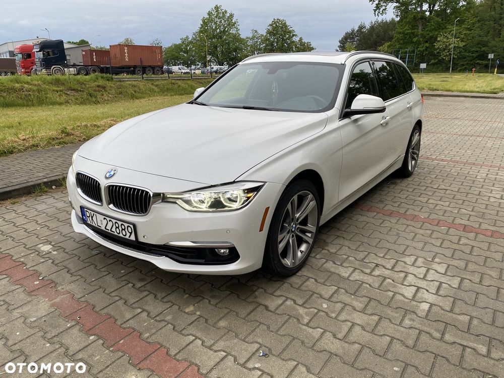 BMW Seria 3 330i xDrive Luxury Line - 1