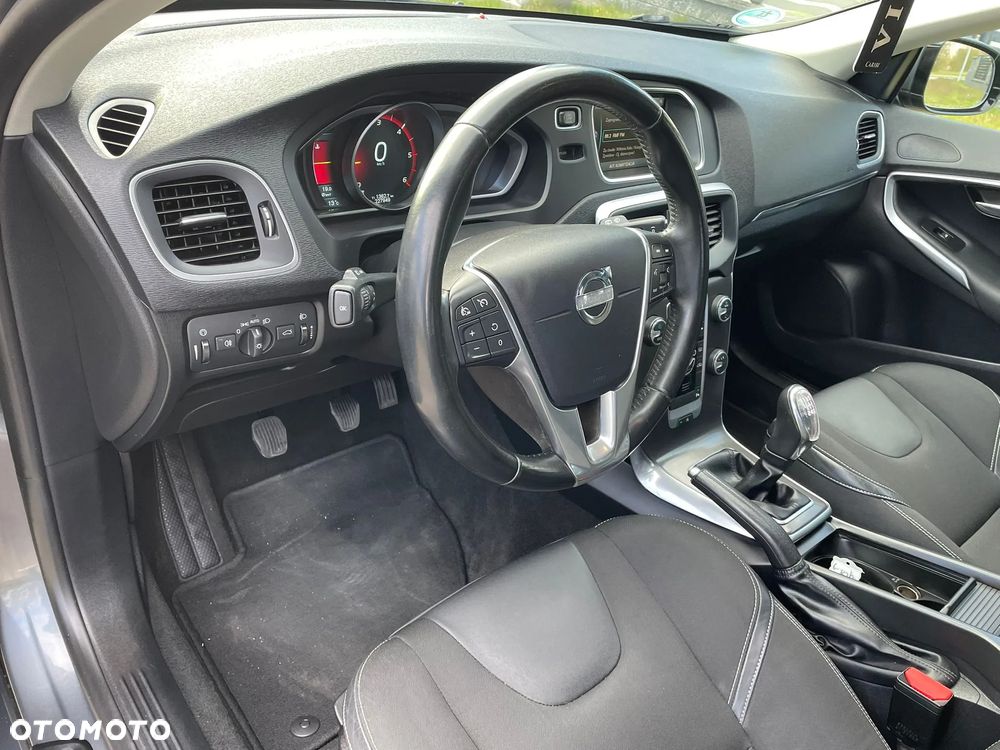 Volvo V40 D2 Summum - 11
