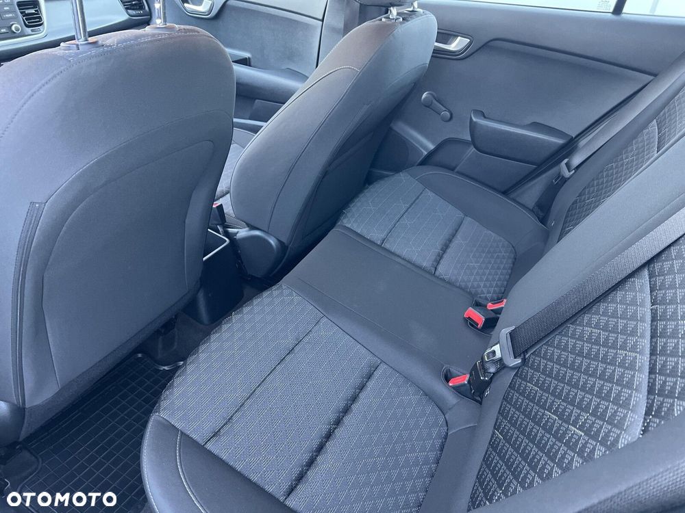 Kia Rio - 21
