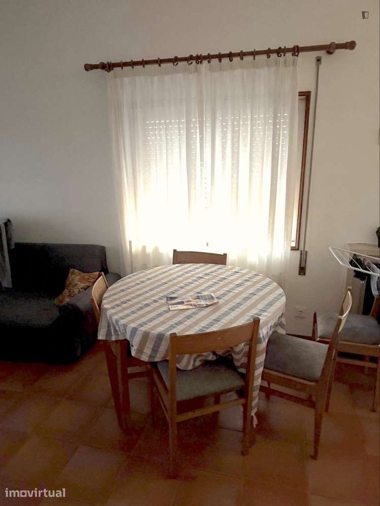 Quarto - localizado em Baguim do Monte Porto - Grande imagem: 5/8