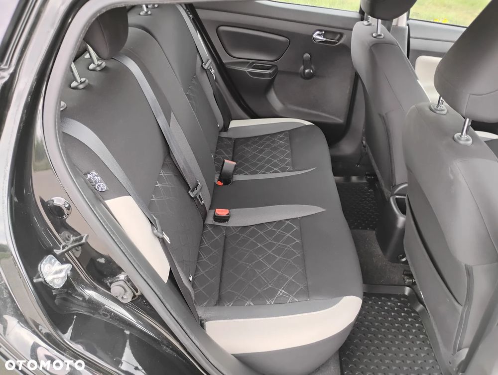 Nissan Micra 1.0 Visia Plus - 23