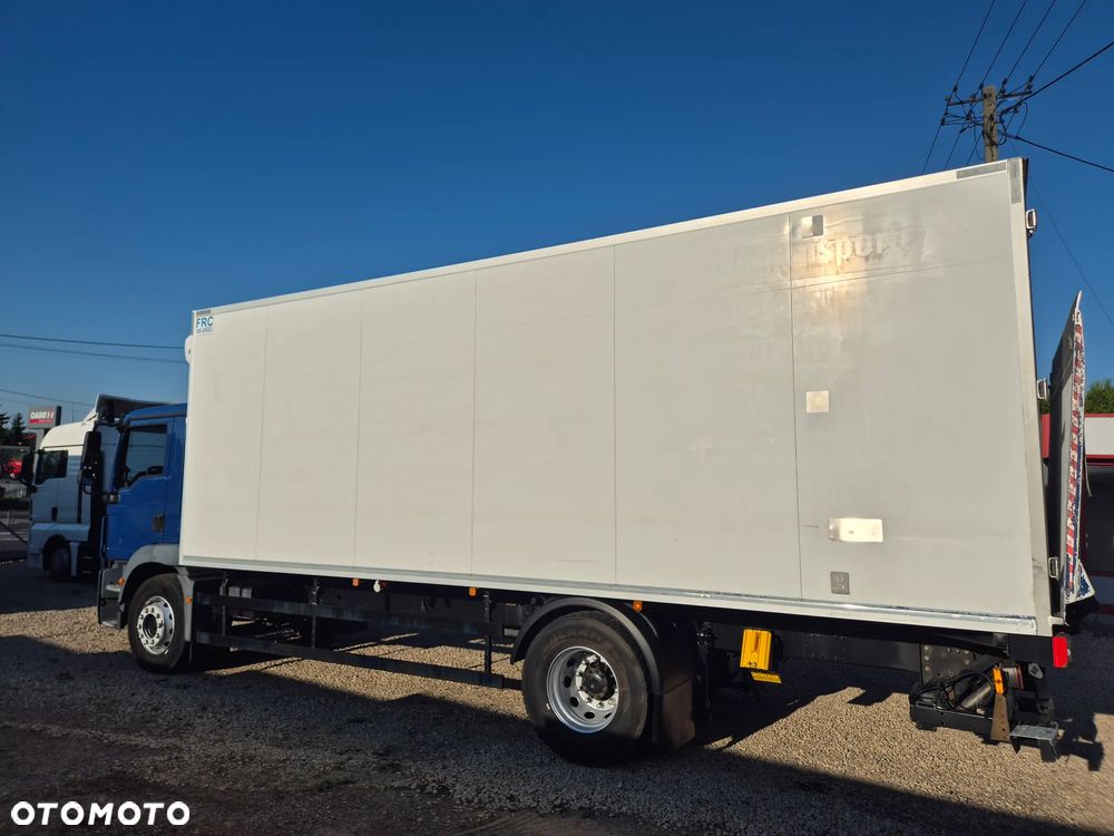 MAN TGM 18.290 Thermo King T-800r 2 zbiorniki z Niemiec 7.3m / 18 palet / winda i drzwi / OKAZJA - 36