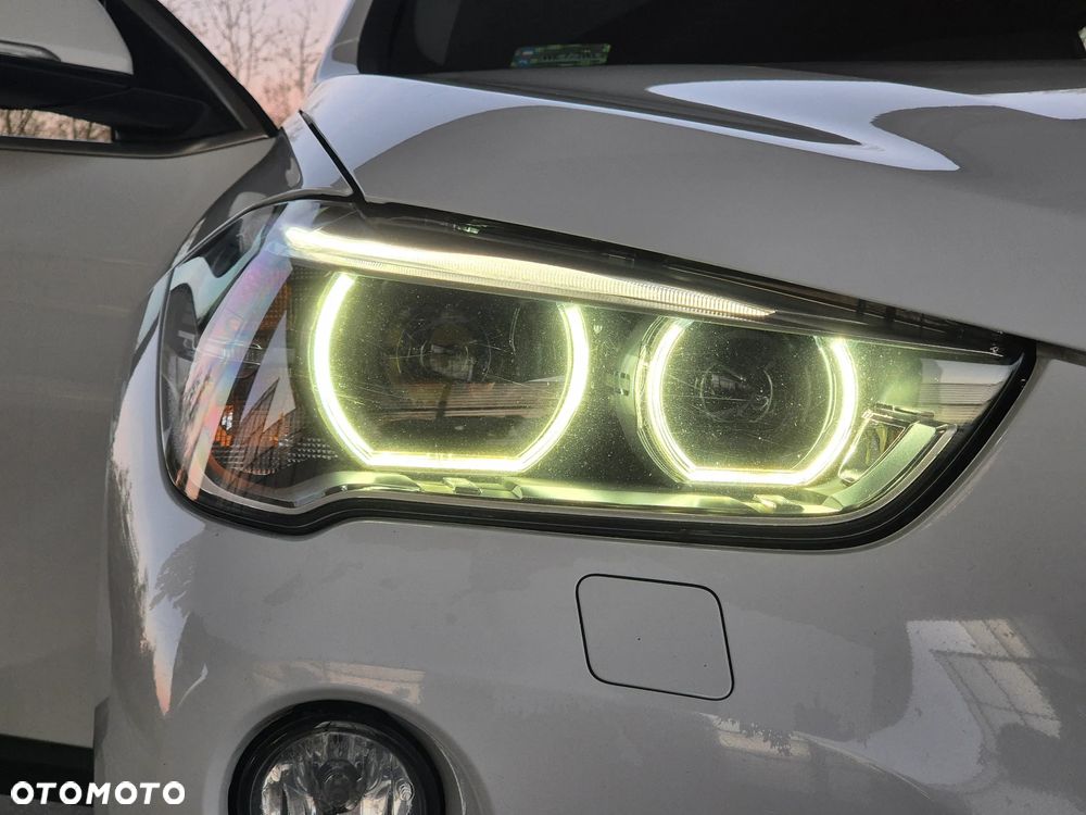 BMW X1 sDrive18i GPF xLine - 11