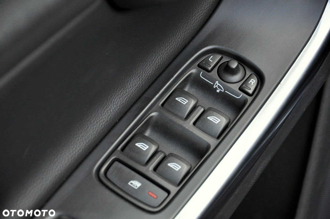 Volvo V60 D4 Drive-E Momentum - 35