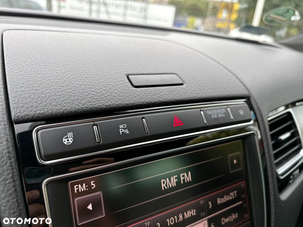 Volkswagen Touareg 3.0 V6 TDI BMT Perfectline R-Style - 25