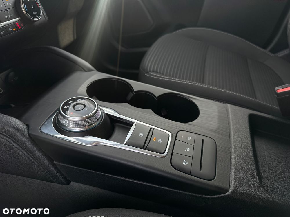 Ford Kuga 2.5 FHEV FWD Titanium - 9