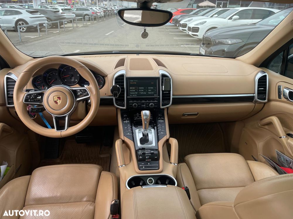 Porsche Cayenne 3.0 L - 9