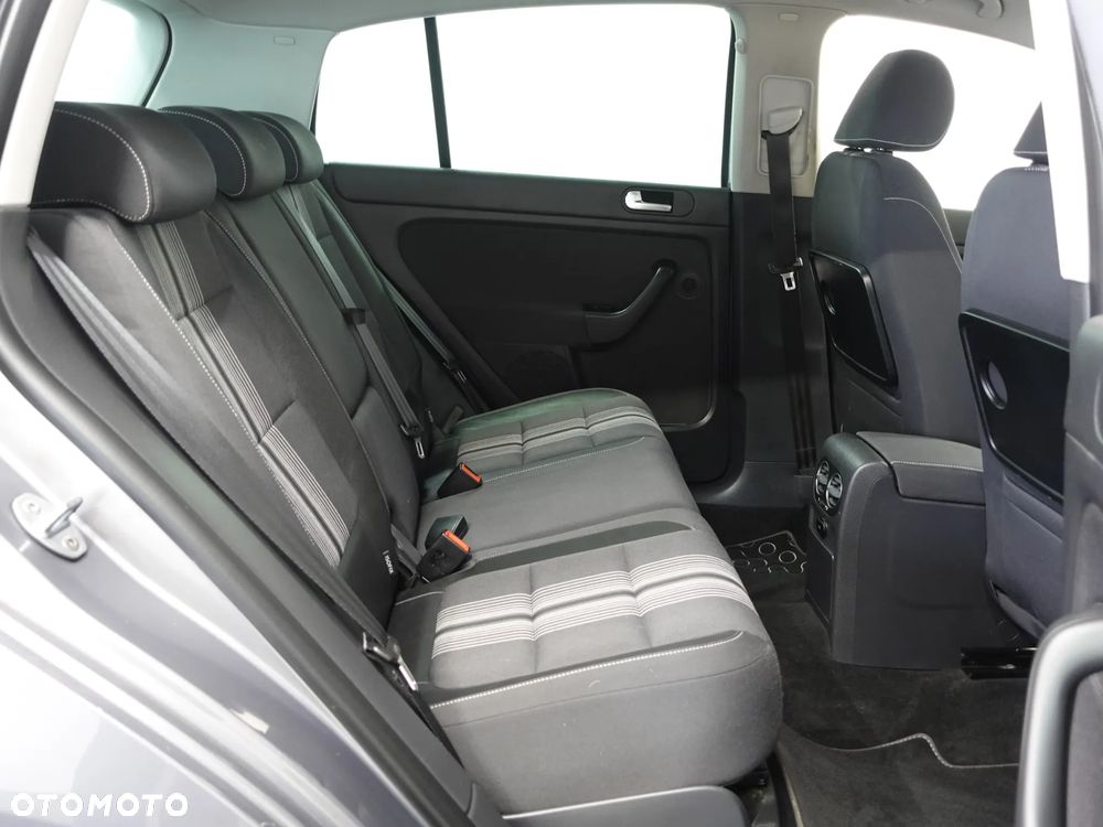 Volkswagen Golf Plus 1.6 TDI DPF MATCH - 24