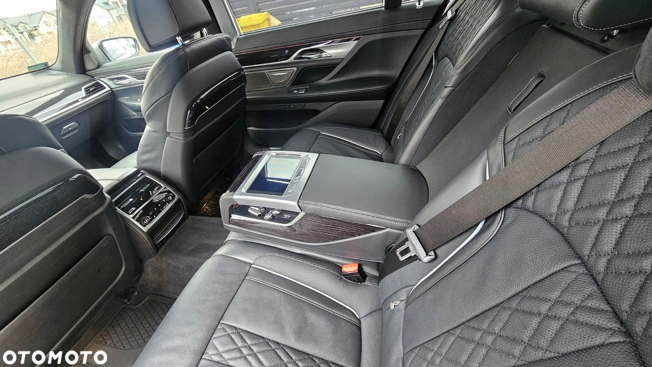 BMW Seria 7 750Li xDrive sport - 16