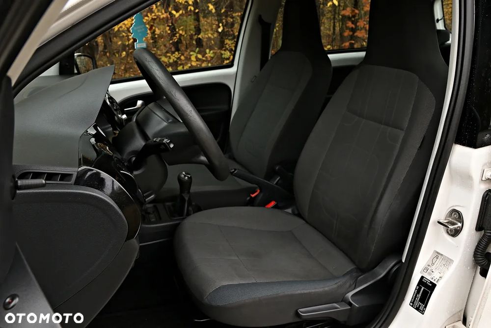 Volkswagen up! 1.0 high - 29
