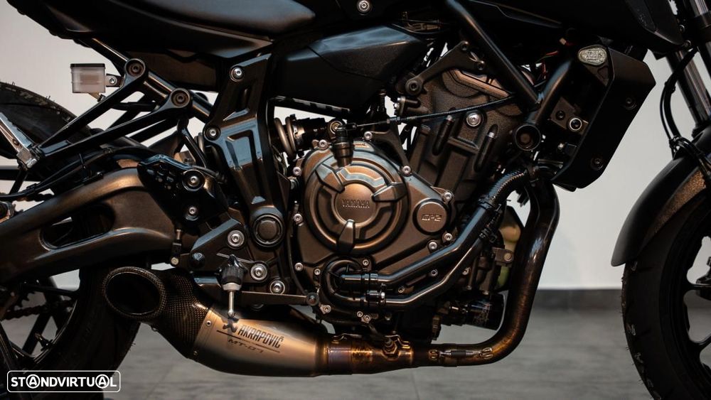 Yamaha MT-07 . - 12