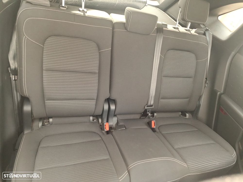Ford Kuga - 4