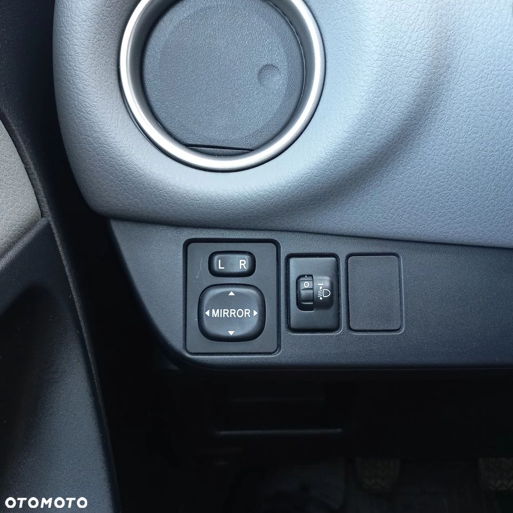 Toyota Yaris 1.33 Prestige - 10