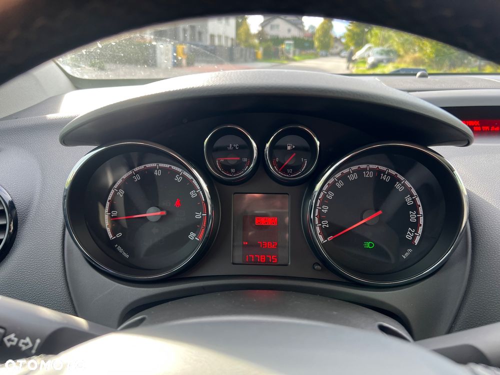 Opel Meriva - 22