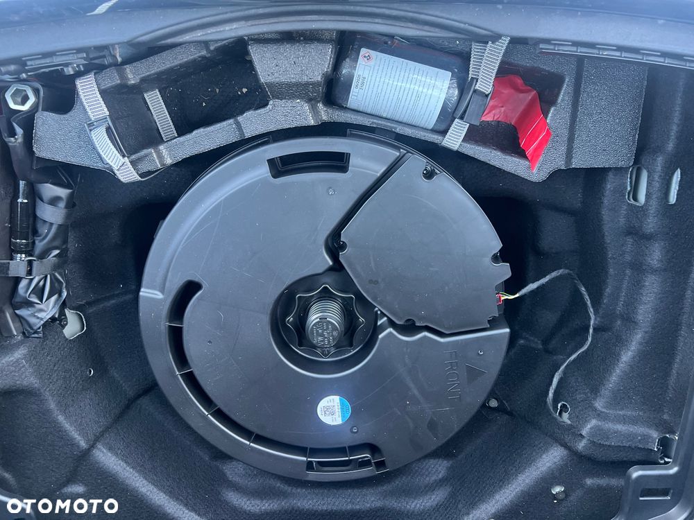 Audi A6 Avant 40 TDI S tronic design - 28