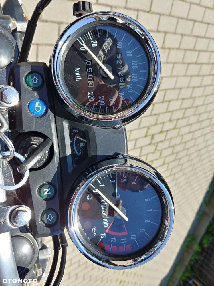 Kawasaki ER - 8