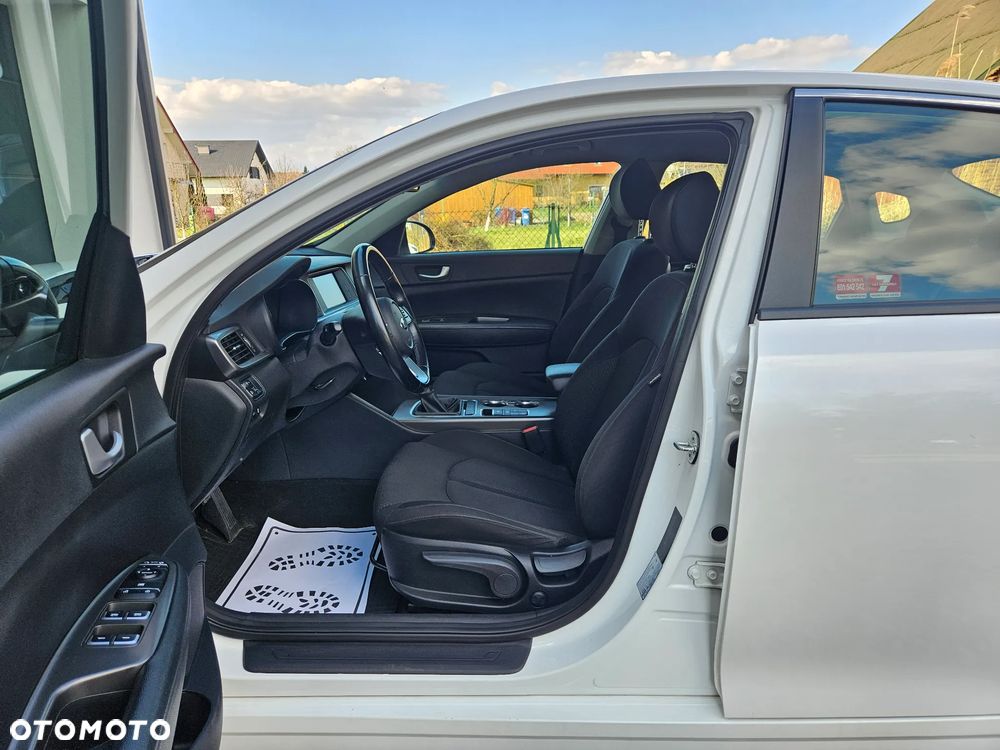 Kia Optima 2.0 M - 34