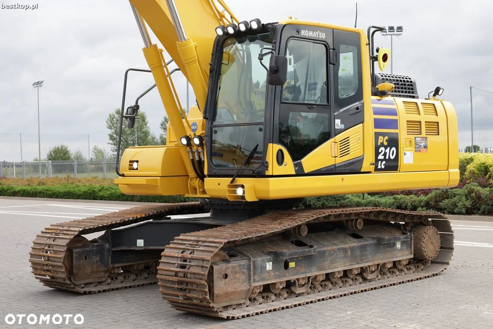 Komatsu PC210LC-11 - 2