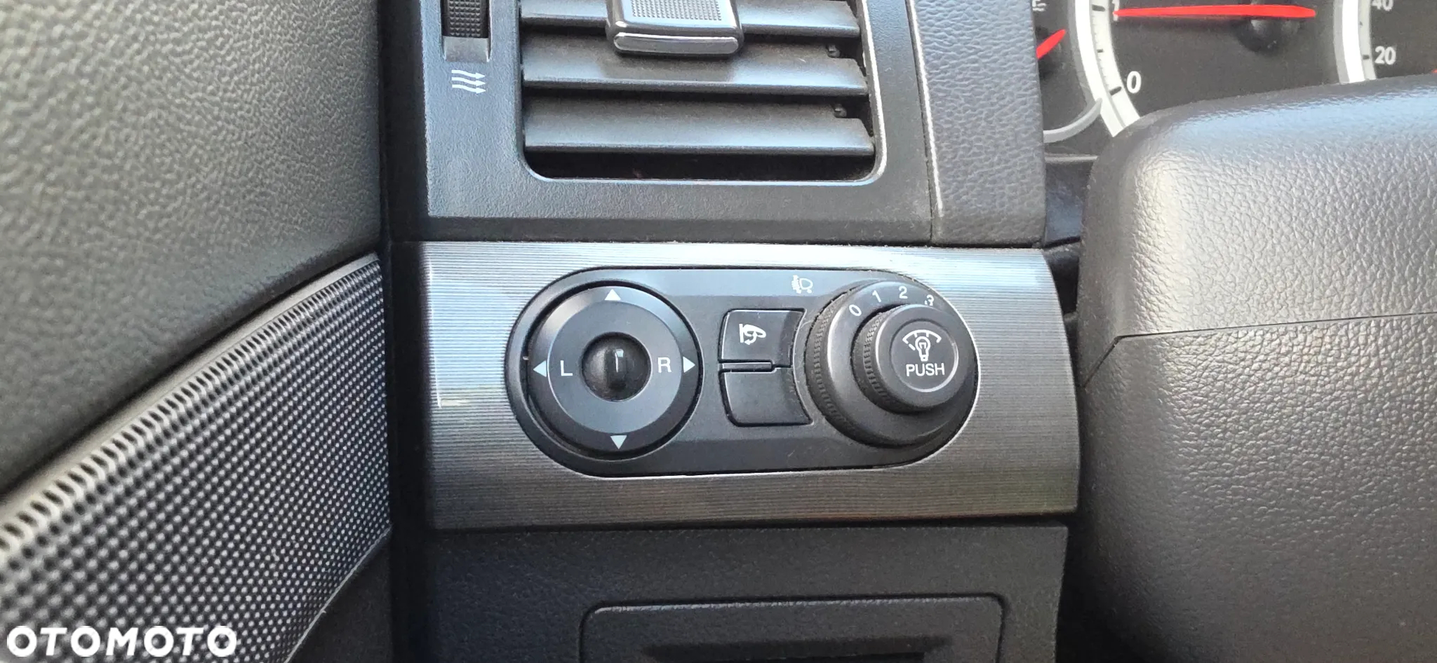 Chevrolet Captiva - 19