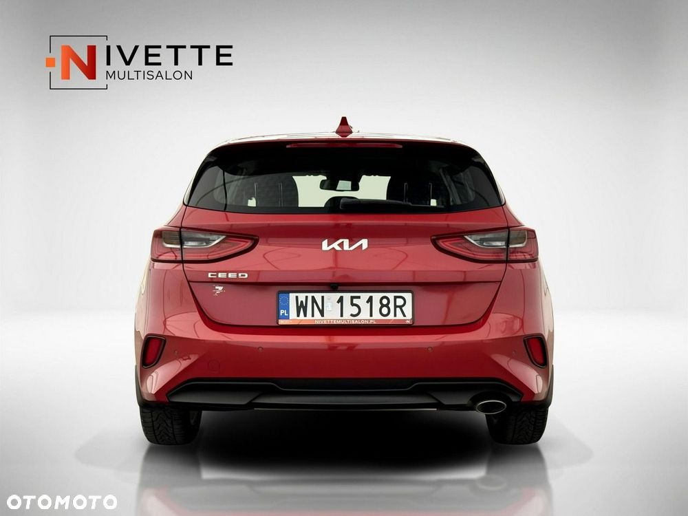 Kia Ceed - 10