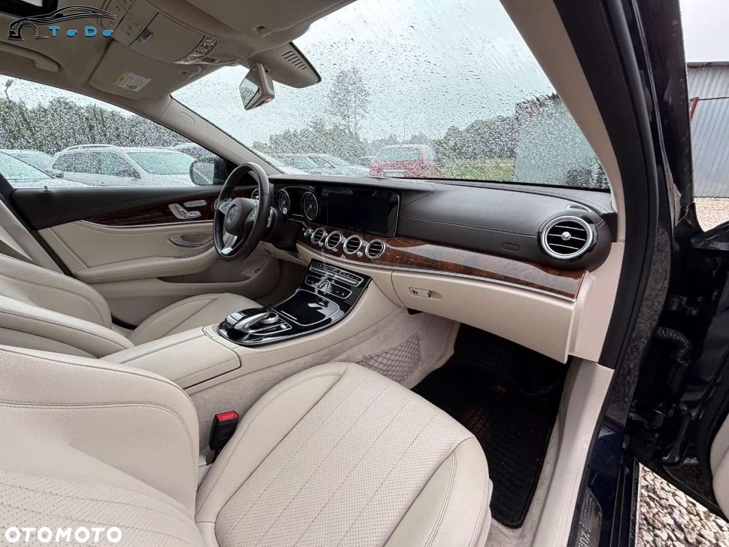 Mercedes-Benz Klasa E 300 9G-TRONIC - 30