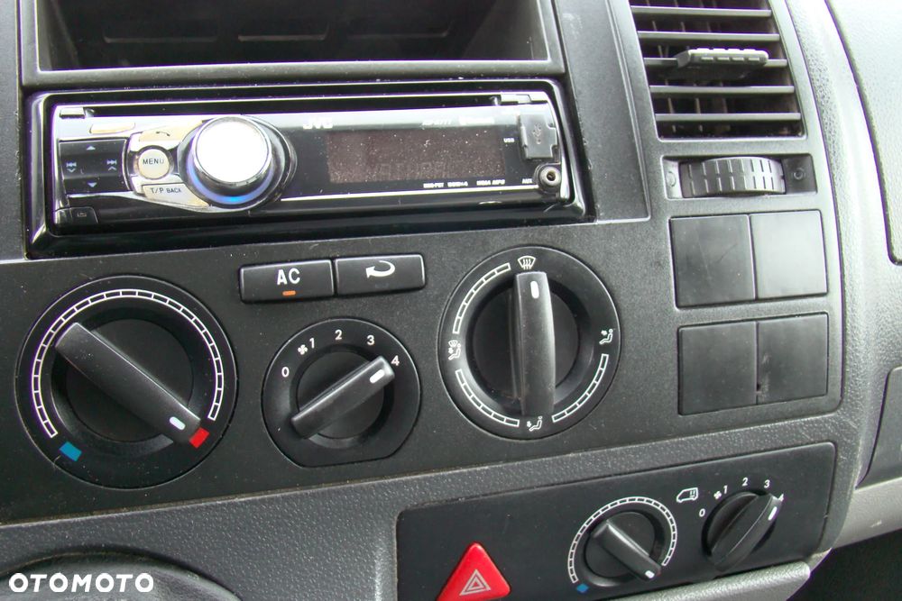 Volkswagen Caravelle L1 - 11