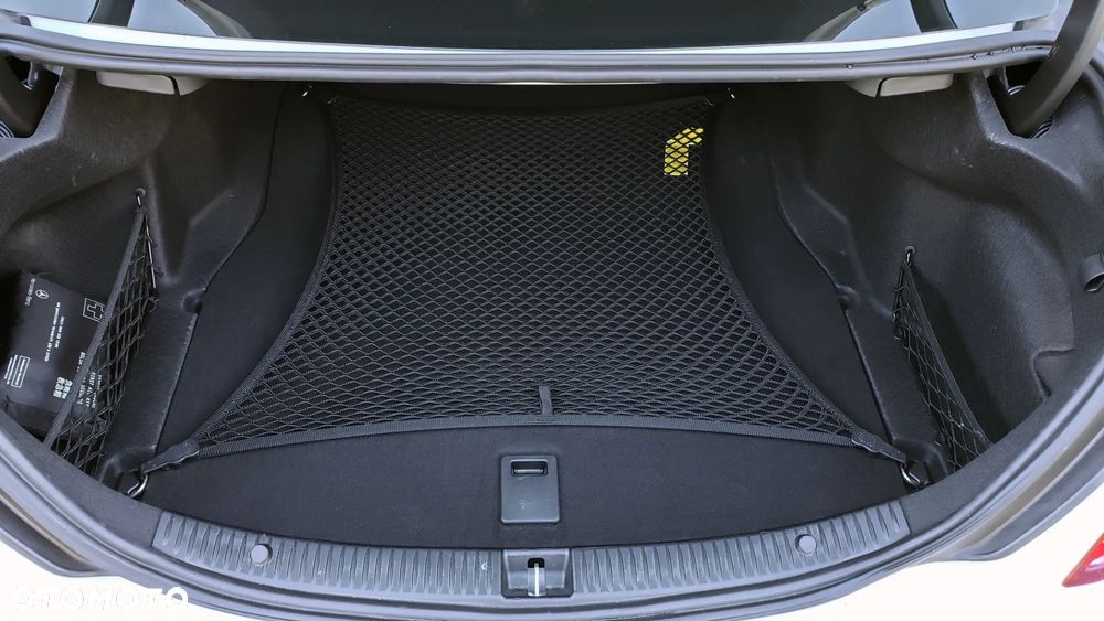 Mercedes-Benz Klasa C 300 7G-TRONIC AMG Line - 29