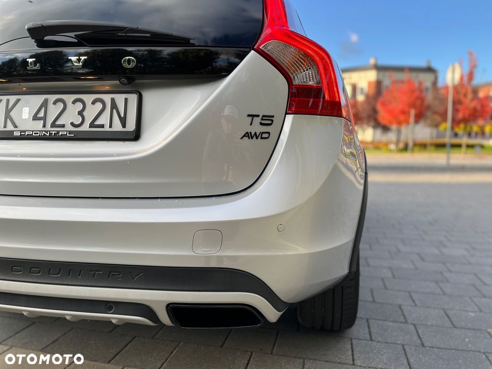 Volvo V60 Cross Country T5 AWD Geartronic - 24