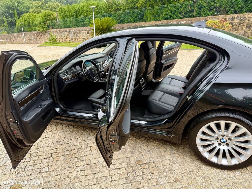 BMW 740 d Pack M - 41