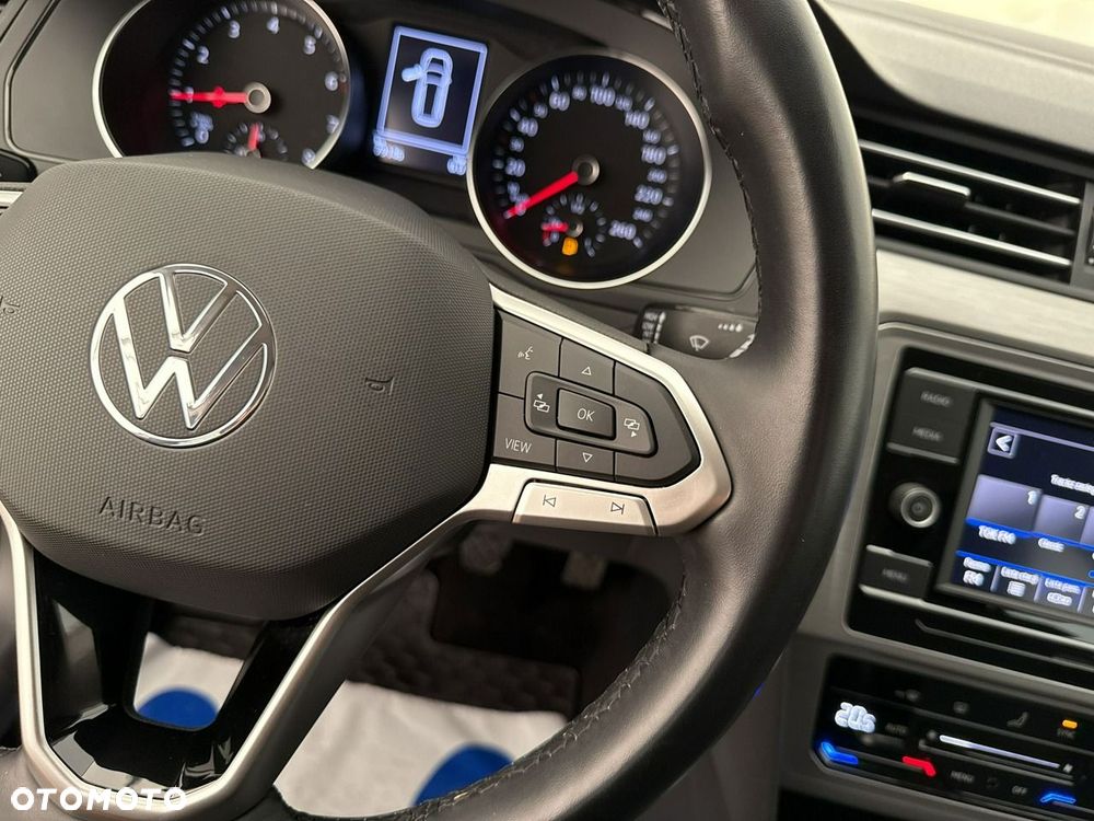 Volkswagen Passat - 26