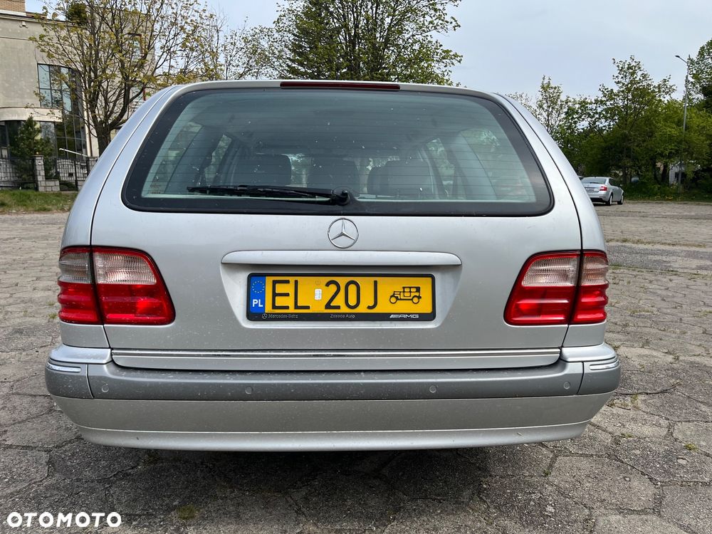 Mercedes-Benz Klasa E - 23