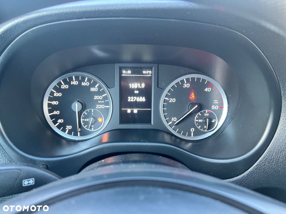 Mercedes-Benz VITO LONG 1.6 CDI 114KM 2019r - 29