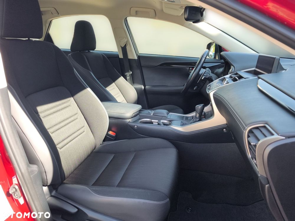 Lexus NX 300h Business Edition AWD - 9