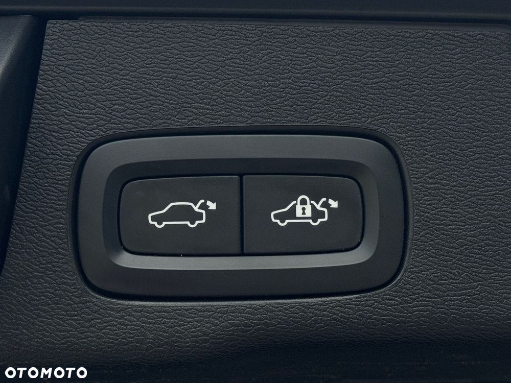 Volvo XC 60 B4 D Geartronic Momentum Pro - 26