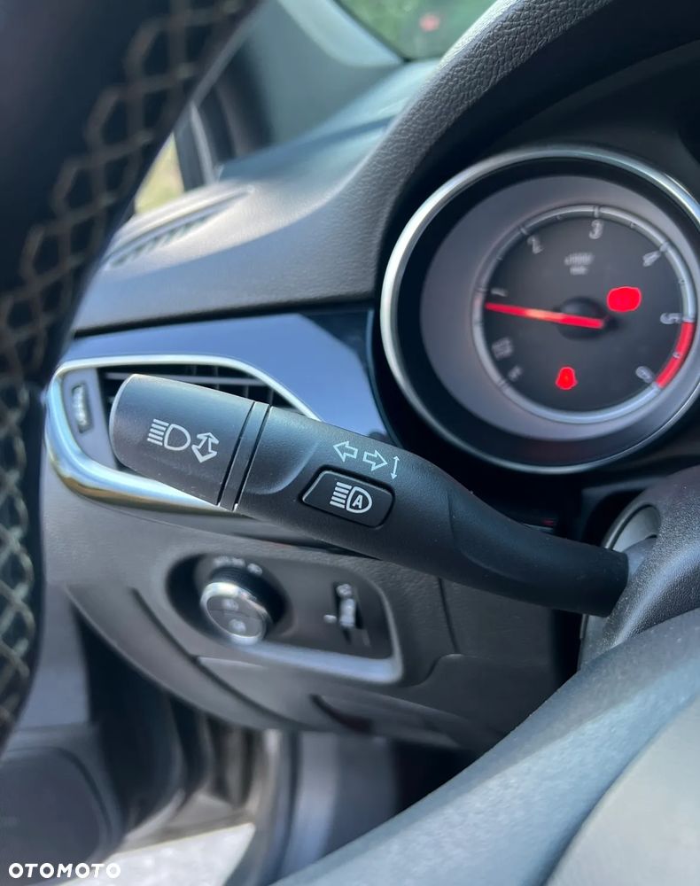 Opel Astra 1.6 CDTI Dynamic S&S - 18