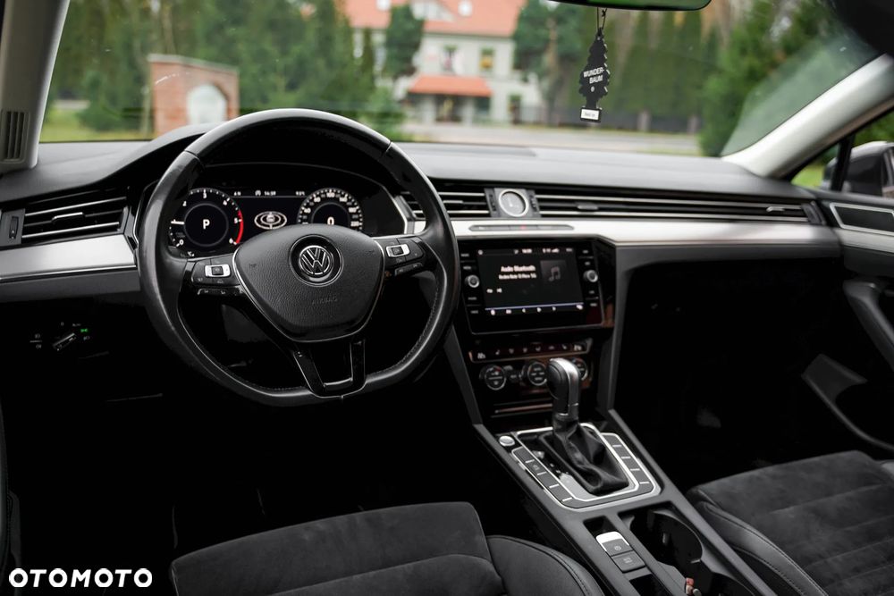 Volkswagen Passat 2.0 TDI SCR DSG Highline - 22