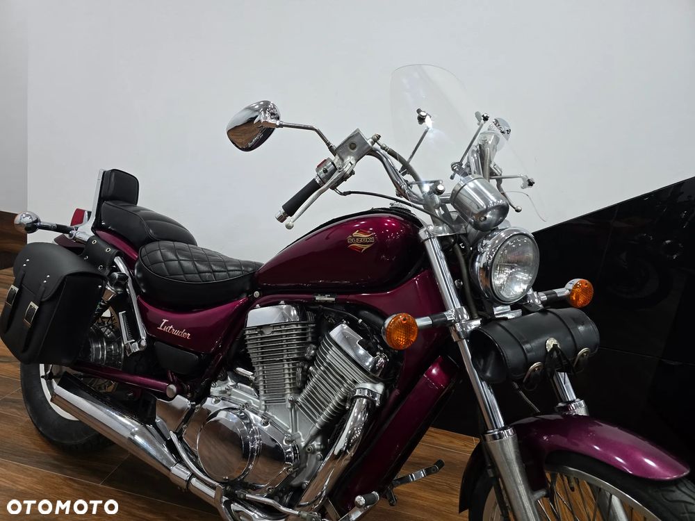 Suzuki Intruder - 28