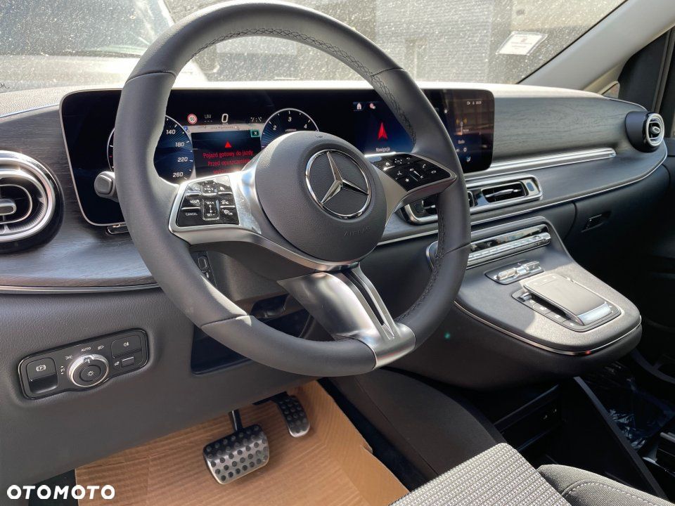 Mercedes-Benz Klasa V - 6