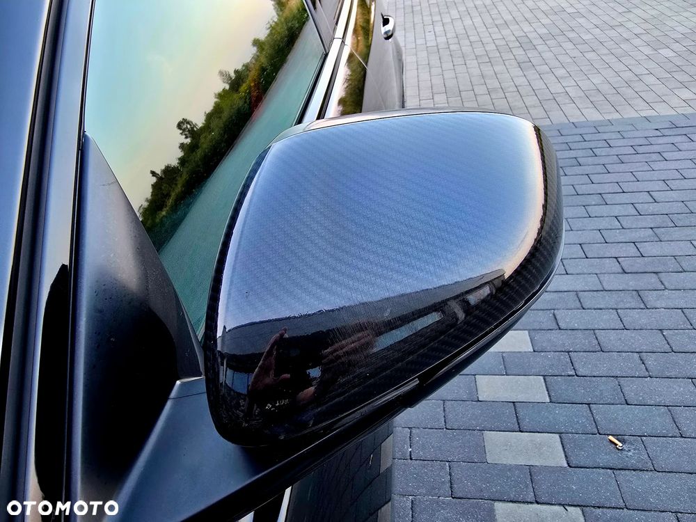 Jaguar XE S - 31