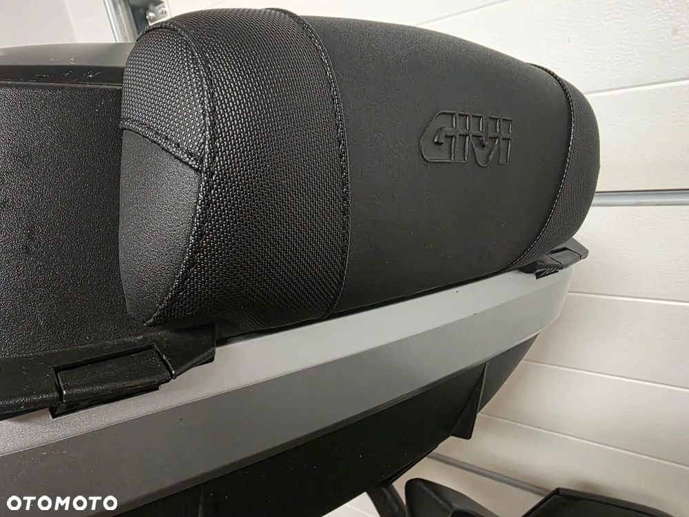 Suzuki GSX 1000 - 16