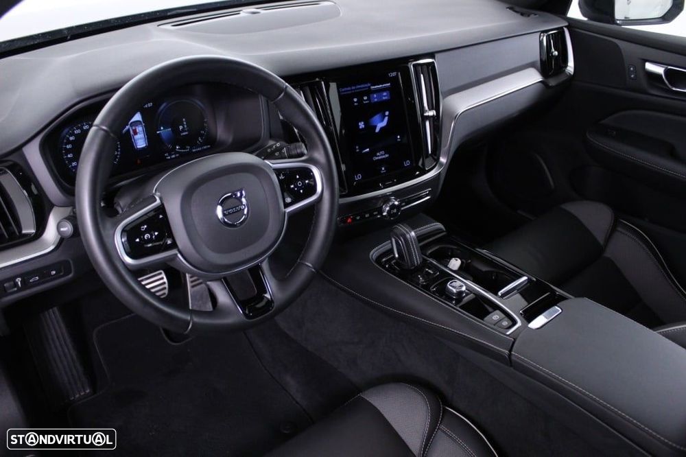 Volvo V60 2.0 T6 AWD TE R-Design - 32