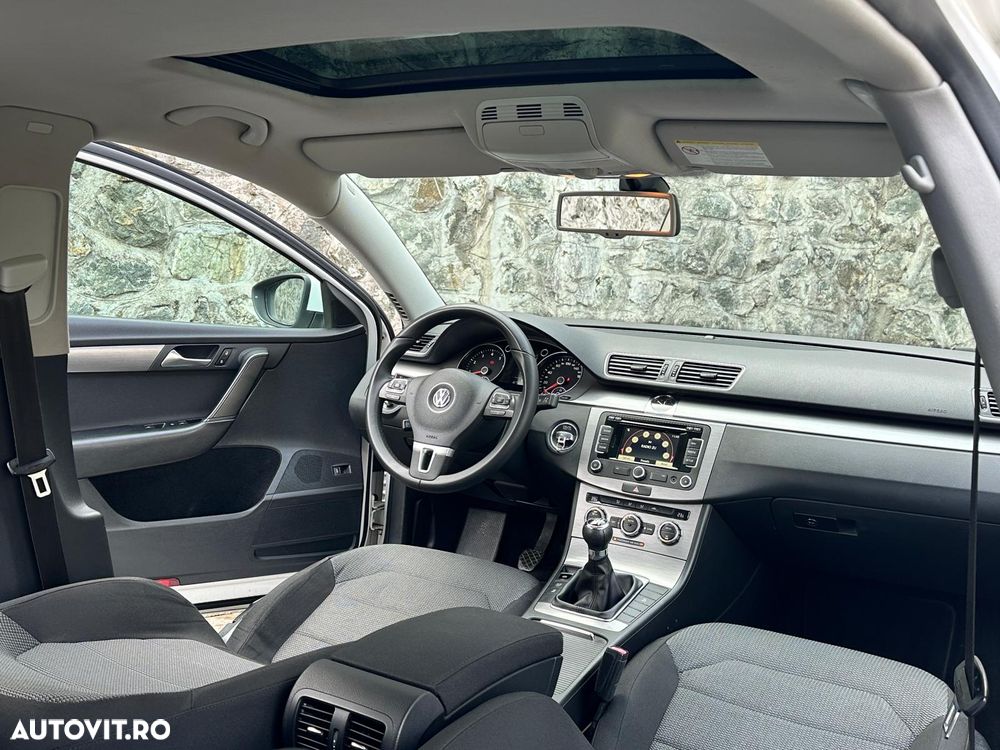 Volkswagen Passat - 17