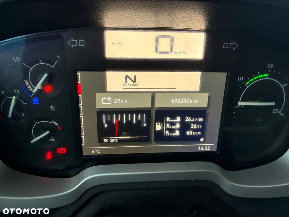 Renault T480 High Sleeper Cab - 10