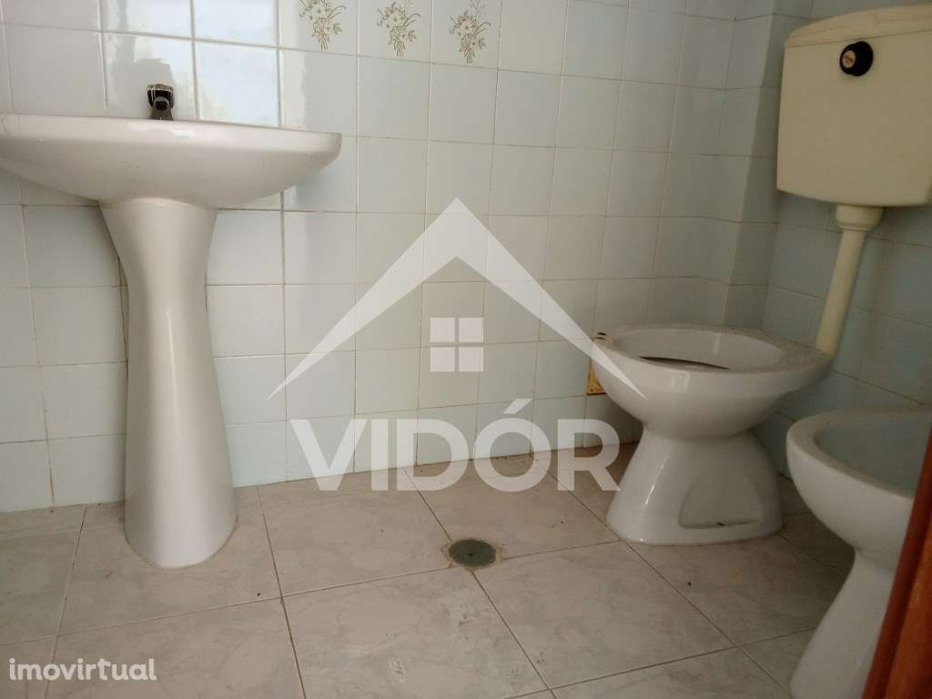 Loja com 31m2 no Mercado Municipal da Baixa da Banheira - Grande imagem: 3/6